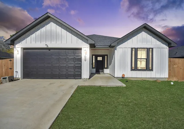 Homes for sale in Anahuac, TX | 118 Nelson Rd, Anahuac, TX 77514 | MLS# 86295612