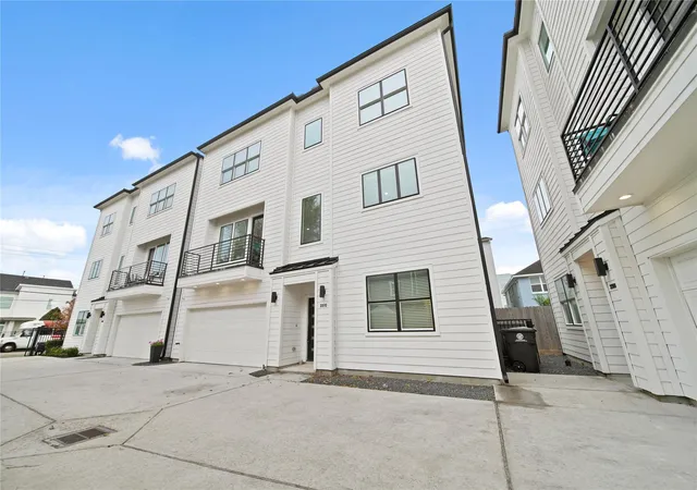 1st image of 2510 Gray St, Houston, TX 77003 | MLS# 92132293
