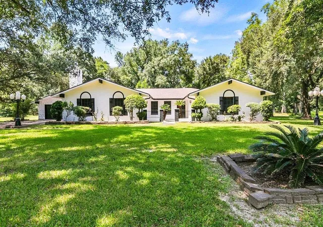 3rd image of 3640 Whippoorwill St, Orange, TX 77630 | MLS# 53838523