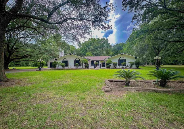 4th image of 3640 Whippoorwill St, Orange, TX 77630 | MLS# 53838523