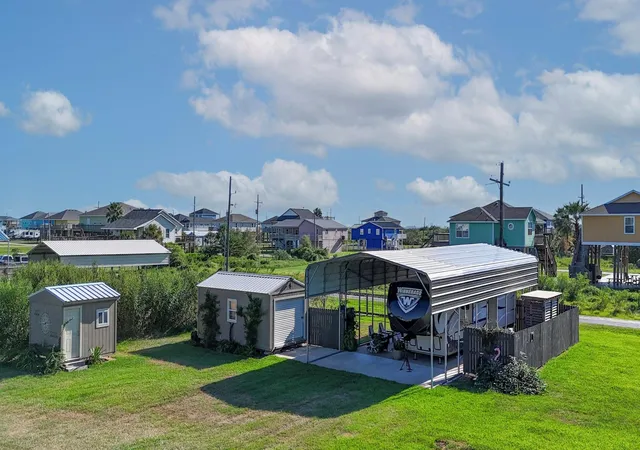 5th image of 913 O Neil Rd, Port Bolivar, TX 77650 | MLS# 62313603
