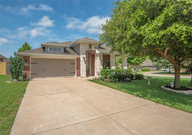 Homes for sale in Brenham, TX | 2200 Infield Ct, Brenham, TX 77833 | MLS# 25165709