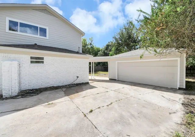 Photo 3 of Single family home for sale at 13710 Whitchurch Wy, Houston, TX 77015 | MLS# 94379311 | Listing updated on 2026-09-19