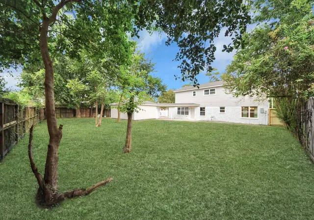 Photo 3 of Single family home for sale at 13710 Whitchurch Wy, Houston, TX 77015 | MLS# 94379311 | Listing updated on 2026-09-19