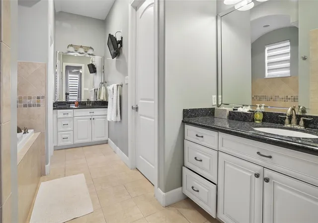 Photo 4 of Single family home for sale at 21834 Matagorda Dr, Galveston, TX 77554 | MLS# 71623266 | Listing updated on 2026-06-07