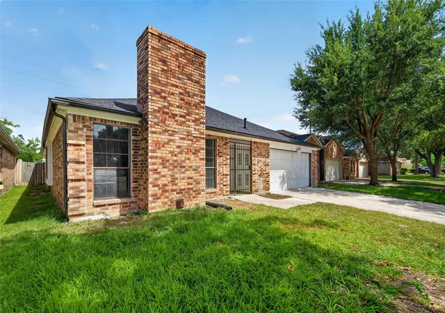 3rd image of 3119 Jewel Ann St, Houston, TX 77082 | MLS# 74562492
