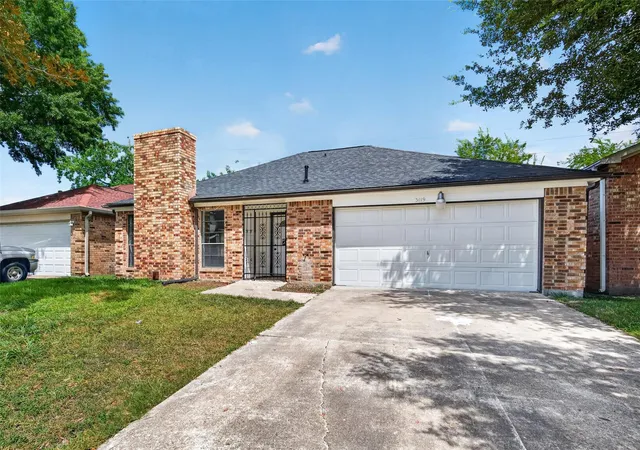 4th image of 3119 Jewel Ann St, Houston, TX 77082 | MLS# 74562492