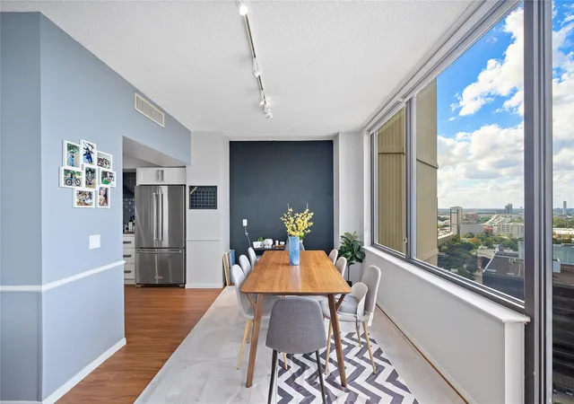 5th image of 15 Greenway Plz, Houston, TX 77046