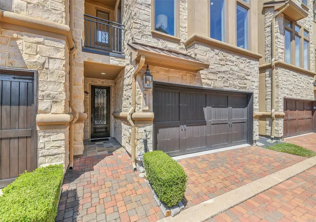 Photo 2 of Sale Pending at 859 Rosastone Trl, Houston, TX 77024 | MLS# 50302056 | Listing updated on 2026-09-14