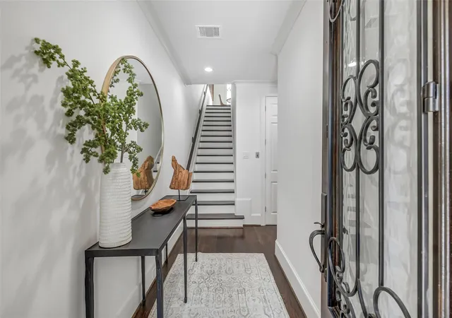 Photo 3 of Sale Pending at 859 Rosastone Trl, Houston, TX 77024 | MLS# 50302056 | Listing updated on 2026-09-14