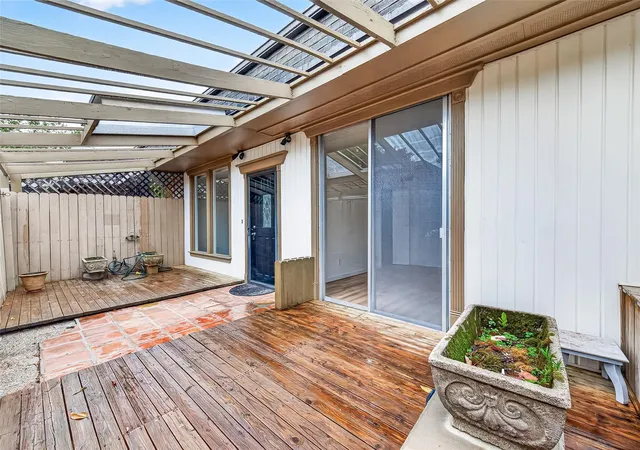 4th image of 3300 Yorktown St #28, Houston, TX 77056 | MLS# 67985111
