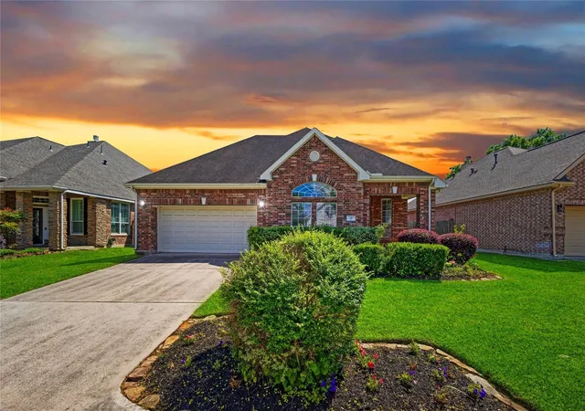 Photo 3 of Single family home for sale at 43 Tarrytown Way, Conroe, TX 77384 | MLS# 14600049 | Listing updated on 2026-10-10