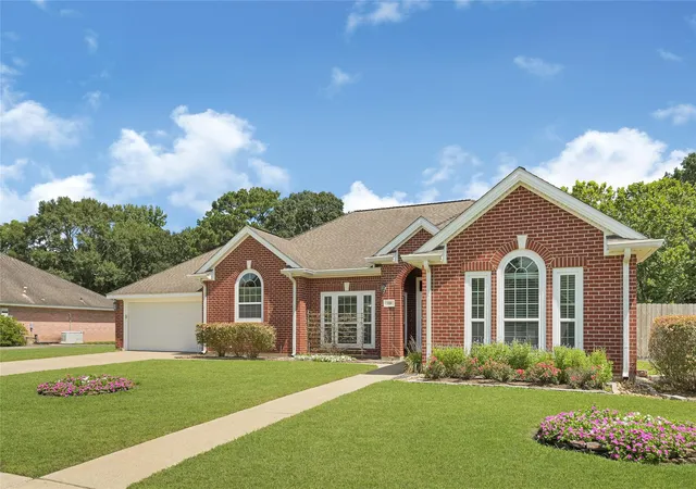 Photo 2 of Single family home for sale at 110 Regal Ln, Liberty, TX 77575 | MLS# 3460248 | Listing updated on 2026-09-17