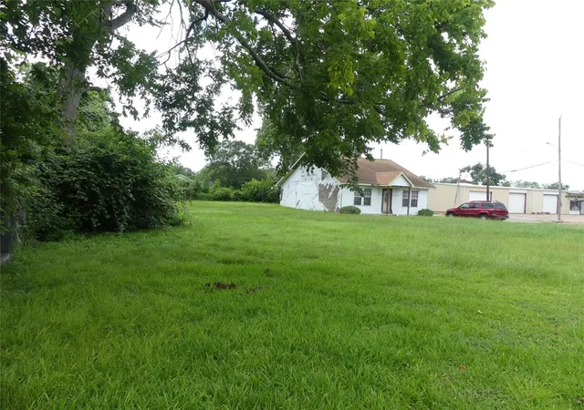 5th image of 7713 Airline Dr, Houston, TX 77037 | MLS# 89404487