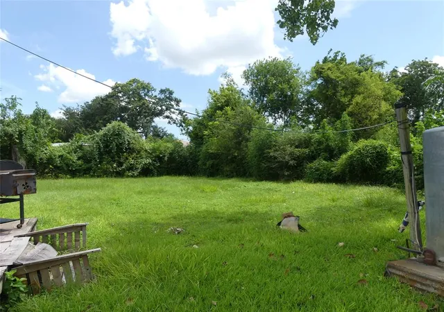9th image of 7713 Airline Dr, Houston, TX 77037 | MLS# 89404487