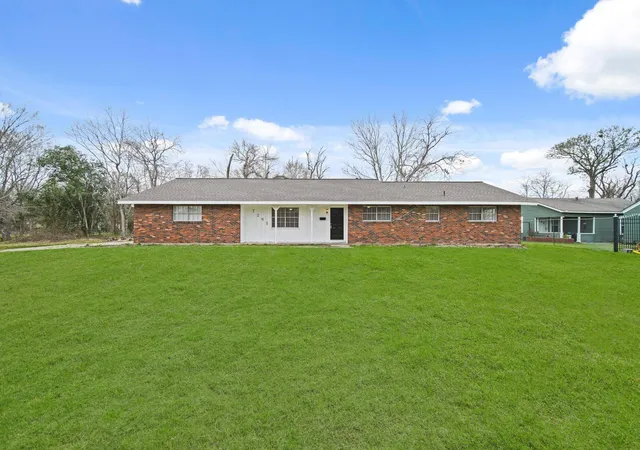 Single family home for sale at 7265 Ashburn St, Houston, TX 77061 | MLS# 71832659