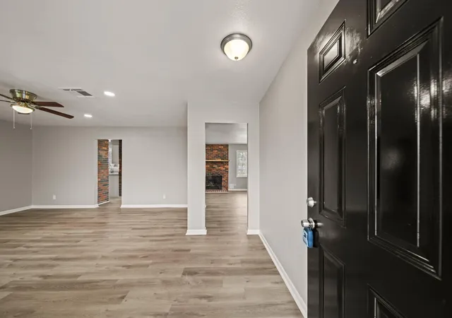 Photo 3 of Single family home for sale at 7265 Ashburn St, Houston, TX 77061 | MLS# 71832659 | Listing updated on 2026-08-19