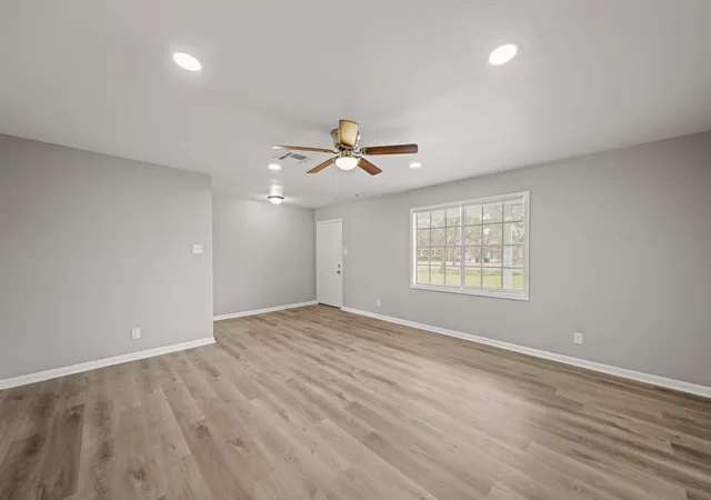 Photo 4 of Single family home for sale at 7265 Ashburn St, Houston, TX 77061 | MLS# 71832659 | Listing updated on 2026-08-19