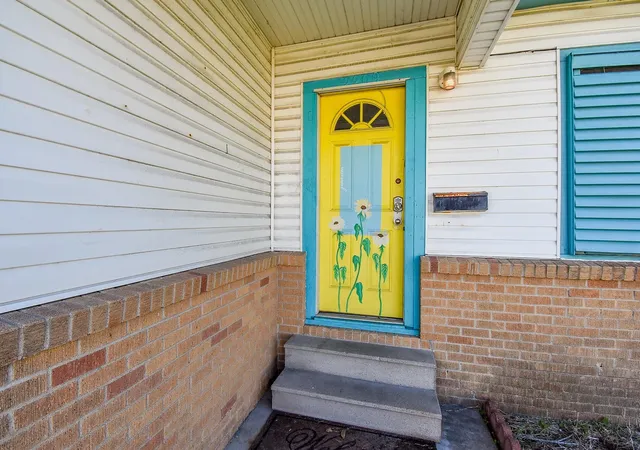 Photo 3 of Single family home for sale at 2209 Saladia St, Galveston, TX 77551 | MLS# 22815475 | Listing updated on 2026-05-11