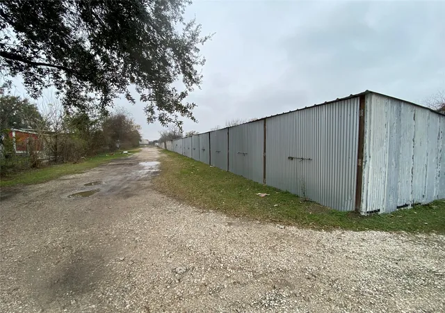 7th image of 2319 Preston Ave, Pasadena, TX 77503 | MLS# 77789504