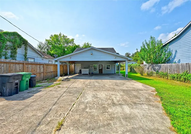 Photo 1 of Single family home for sale at 314 King St, Houston, TX 77022 | MLS# 68754080 | Listing updated on 2026-09-04