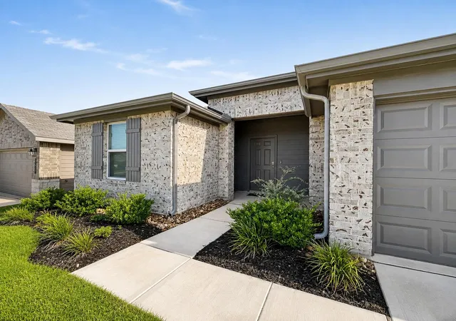 4th image of 11936 Summer Oak Trl, Willis, TX 77318 | MLS# 30686807