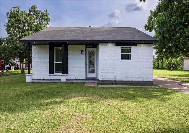 Photo 1 of Single family home for sale at 1413 N Ave R, Freeport, TX 77541 | MLS# 87659683 | Listing updated on 2026-09-06