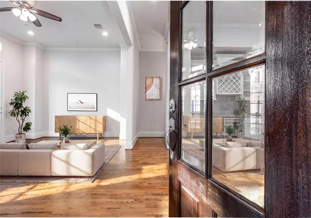 Photo 3 of Single family home for sale at 2616 Madeline Grv Dr, Houston, TX 77008 | MLS# 20047618 | Listing updated on 2026-09-17