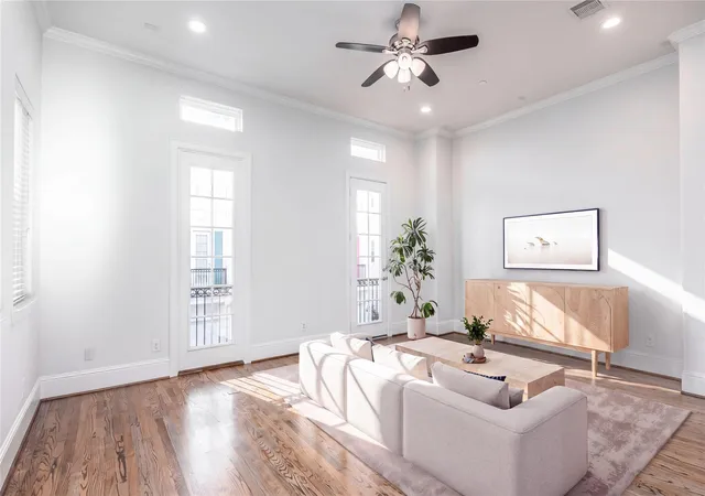 Photo 4 of Single family home for sale at 2616 Madeline Grv Dr, Houston, TX 77008 | MLS# 20047618 | Listing updated on 2026-09-17
