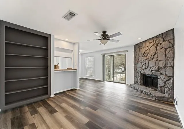 Homes for sale in Friendswood, TX | 19 Hideaway Dr Dr, Friendswood, TX 77546 | MLS# 10830570