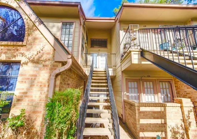 Condo for sale at 16800 Sugar Pine Dr #D28, Houston, TX 77090 | MLS# 41644727