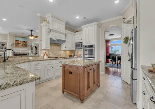 Photo 4 of Single family home for sale at 266 Blue Heron Dr, Montgomery, TX 77316 | MLS# 14844677 | Listing updated on 2026-09-12