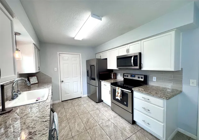 Photo 2 of Single family home for sale at 2809 La Mesa St, Bay City, TX 77414 | MLS# 41118114 | Listing updated on 2026-09-28