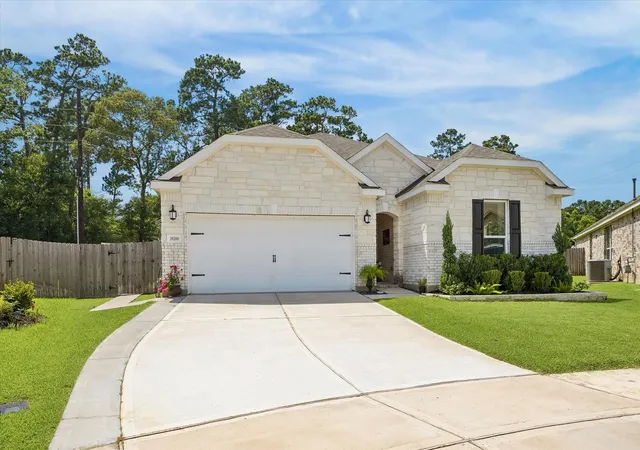 Photo 2 of Single family home for sale at 39200 Canyonville Ct, Magnolia, TX 77354 | MLS# 80708508 | Listing updated on 2026-09-18