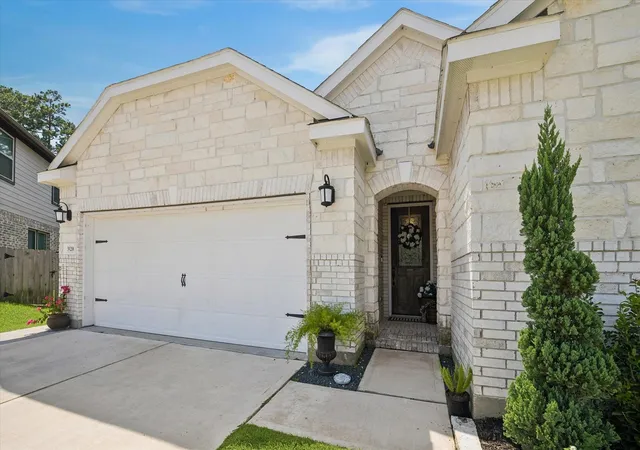 Photo 3 of Single family home for sale at 39200 Canyonville Ct, Magnolia, TX 77354 | MLS# 80708508 | Listing updated on 2026-09-18