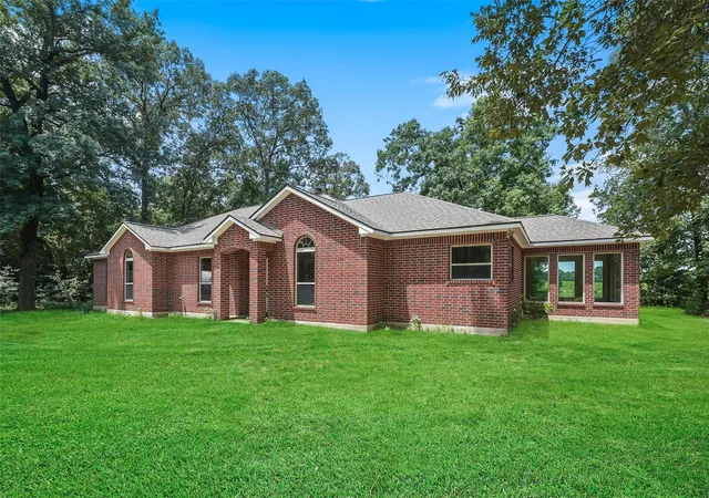Photo 2 of Single family home for sale at 14255 Amber Ln, Montgomery, TX 77316 | MLS# 64727579 | Listing updated on 2026-08-17
