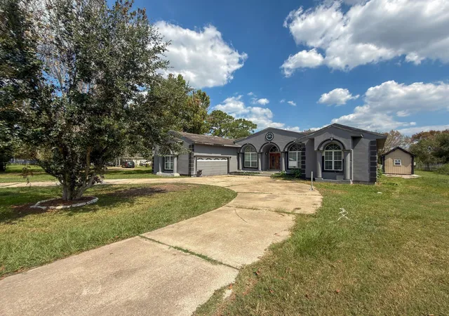Homes for sale in Rosharon, TX | 6811 Clara Ln, Rosharon, TX 77583 | MLS# 3340795