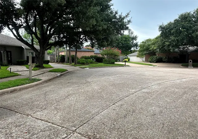 14th image of 2315 Willow Lake Dr, Houston, TX 77077 | MLS# 69177925