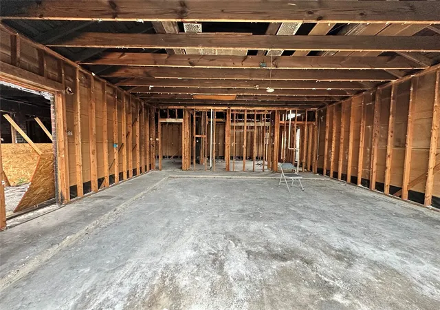 4th image of 2315 Willow Lake Dr, Houston, TX 77077 | MLS# 69177925