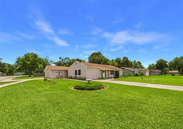 37th image of 212 Elm St, Lake Jackson, TX 77566 | MLS# 8172959