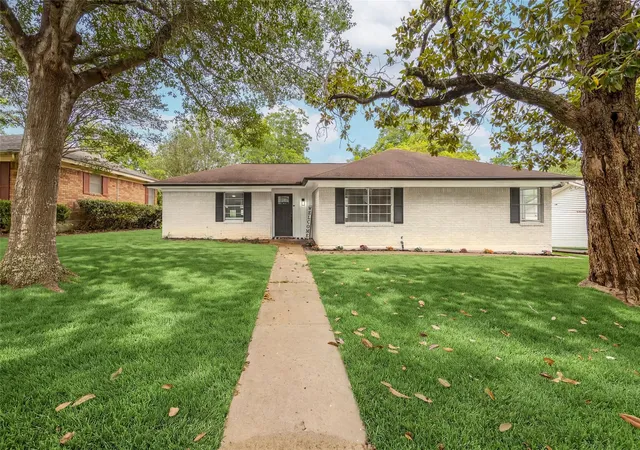 1st image of 2411 Airline Dr, Brenham, TX 77833 | MLS# 30256729