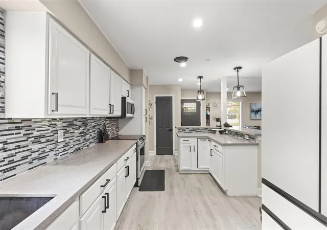 3rd image of 2411 Airline Dr, Brenham, TX 77833 | MLS# 30256729