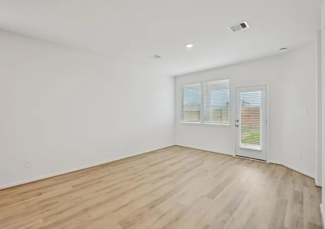 Photo 3 of Single family home for sale at 31018 Rivage Beach Dr, Huffman, TX 77336 | MLS# 19908747 | Listing updated on 2026-08-07