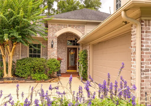 Photo 1 of Sale Pending at 19 Palmer Green Pl, Spring, TX 77381 | MLS# 10750359 | Listing updated on 2026-08-21