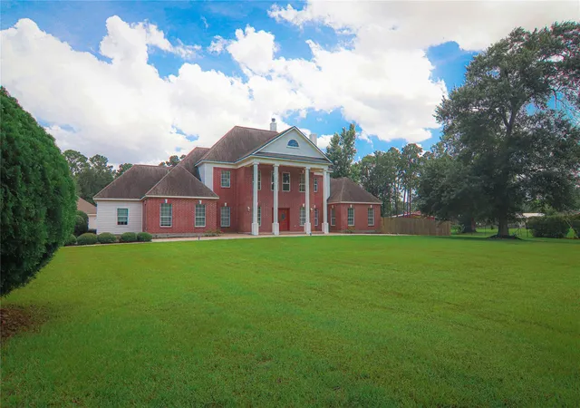 Photo 2 of Single family home for sale at 19602 Riverwalk Dr, Porter, TX 77365 | MLS# 6902597 | Listing updated on 2026-09-13
