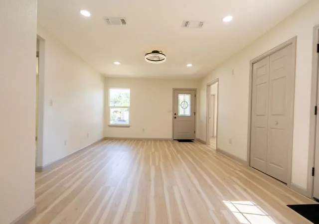 5th image of 58 Hybiscus Ct, Lake Jackson, TX 77566 | MLS# 9436925