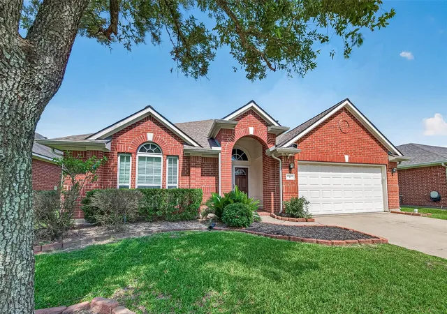 Photo 4 of Sale Pending at 12619 Taylorwood Ln, Houston, TX 77070 | MLS# 97575863 | Listing updated on 2026-09-04