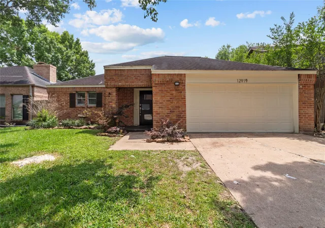 Homes for sale in Houston, TX | 12919 Avenida Vaquero St, Houston, TX 77077 | MLS# 16562335