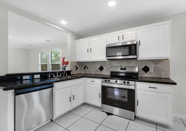 Photo 3 of Sale Pending at 15118 Gaines Meadow Ct, Houston, TX 77083 | MLS# 77629596 | Listing updated on 2026-09-20