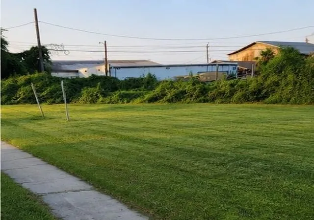 Photo 3 of Land for sale at 1314 43rd St, Galveston, TX 77550 | MLS# 34284899 | Listing updated on 2026-08-28